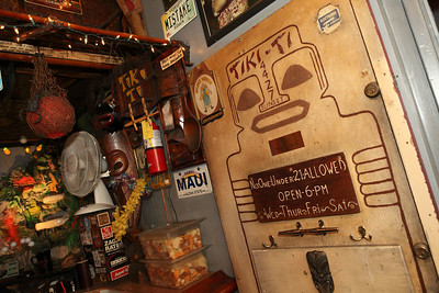 Tiki Tik Sign
